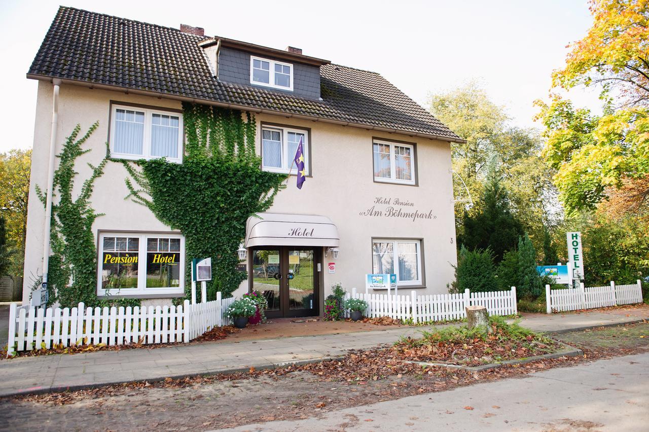 Hotel-Pension Am Boehmepark Soltau Exterior foto